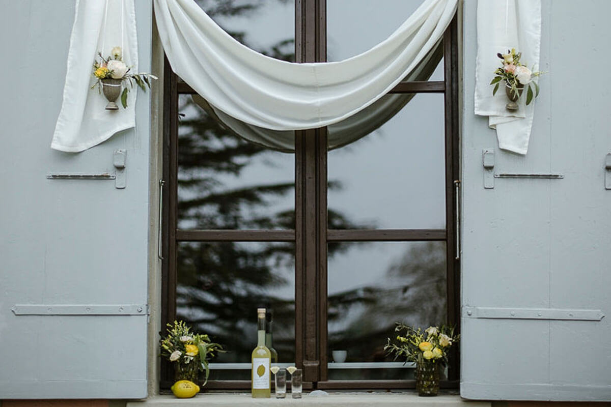 kreationell-anlass-hochzeit-dekoration-fenster-1200x800px.jpg