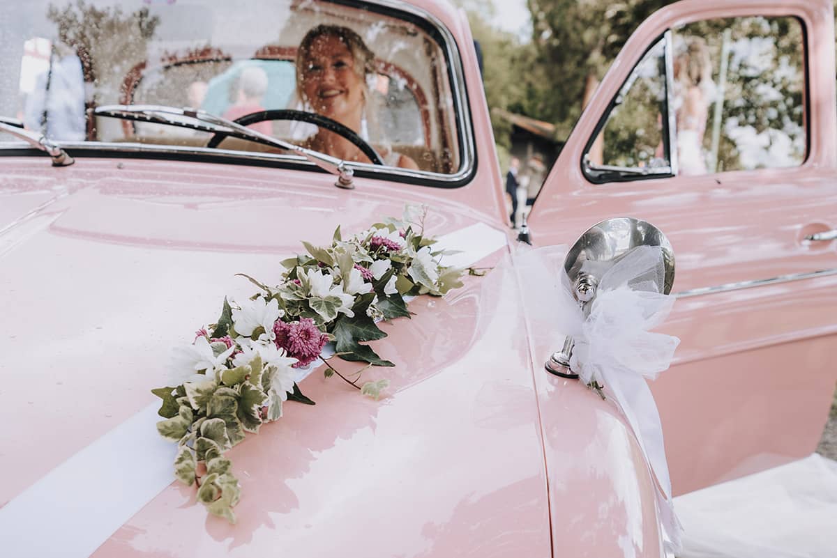 kreationell-dekoration-hochzeit-blumen-autoschmuck-1200x800px